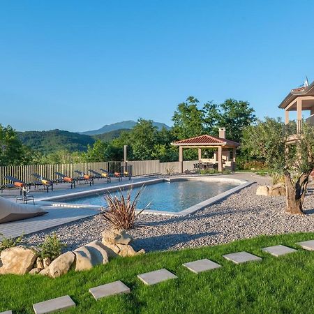 Luxury Villa Santa Cruz With Xl Pool And Jacuzzi Potpićan Dış mekan fotoğraf