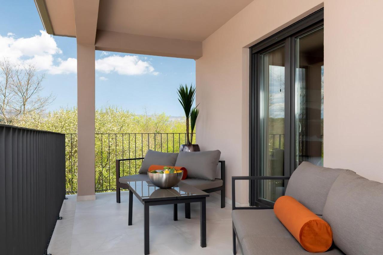 Luxury Villa Santa Cruz With Xl Pool And Jacuzzi Potpićan Dış mekan fotoğraf