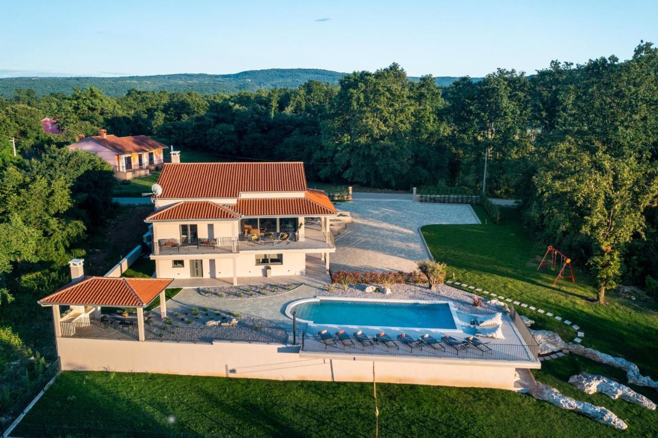 Luxury Villa Santa Cruz With Xl Pool And Jacuzzi Potpićan Dış mekan fotoğraf