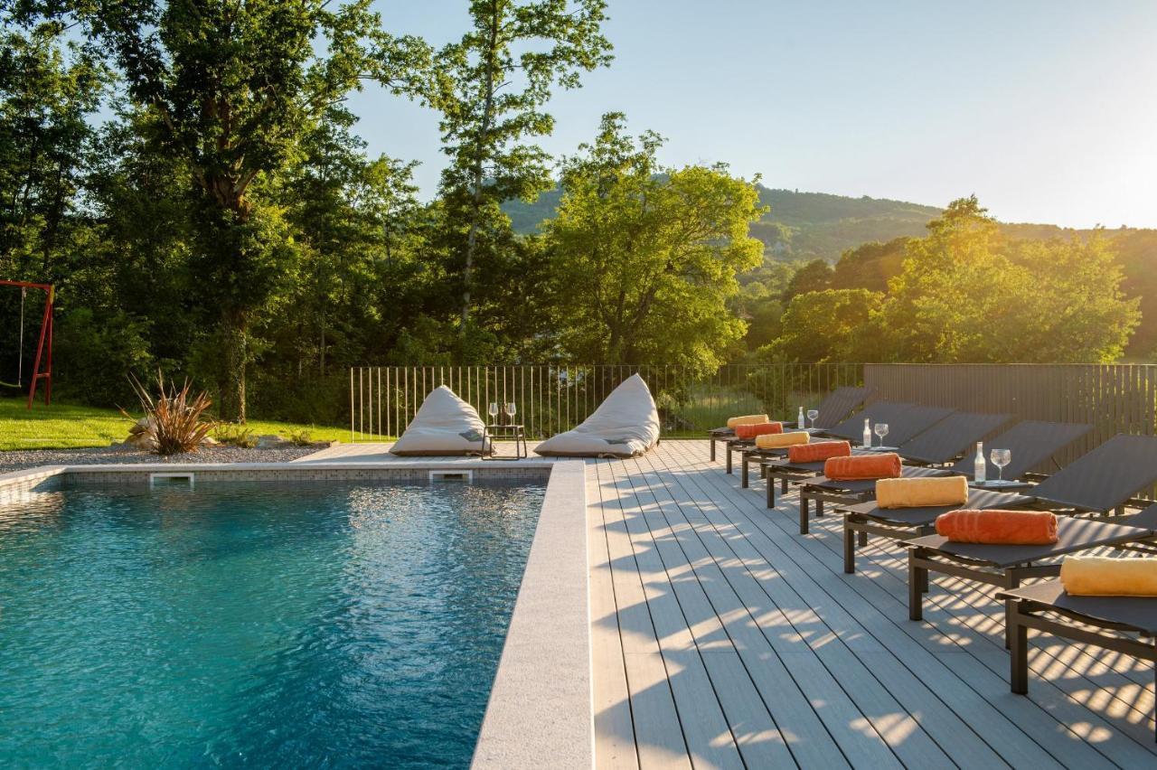 Luxury Villa Santa Cruz With Xl Pool And Jacuzzi Potpićan Dış mekan fotoğraf