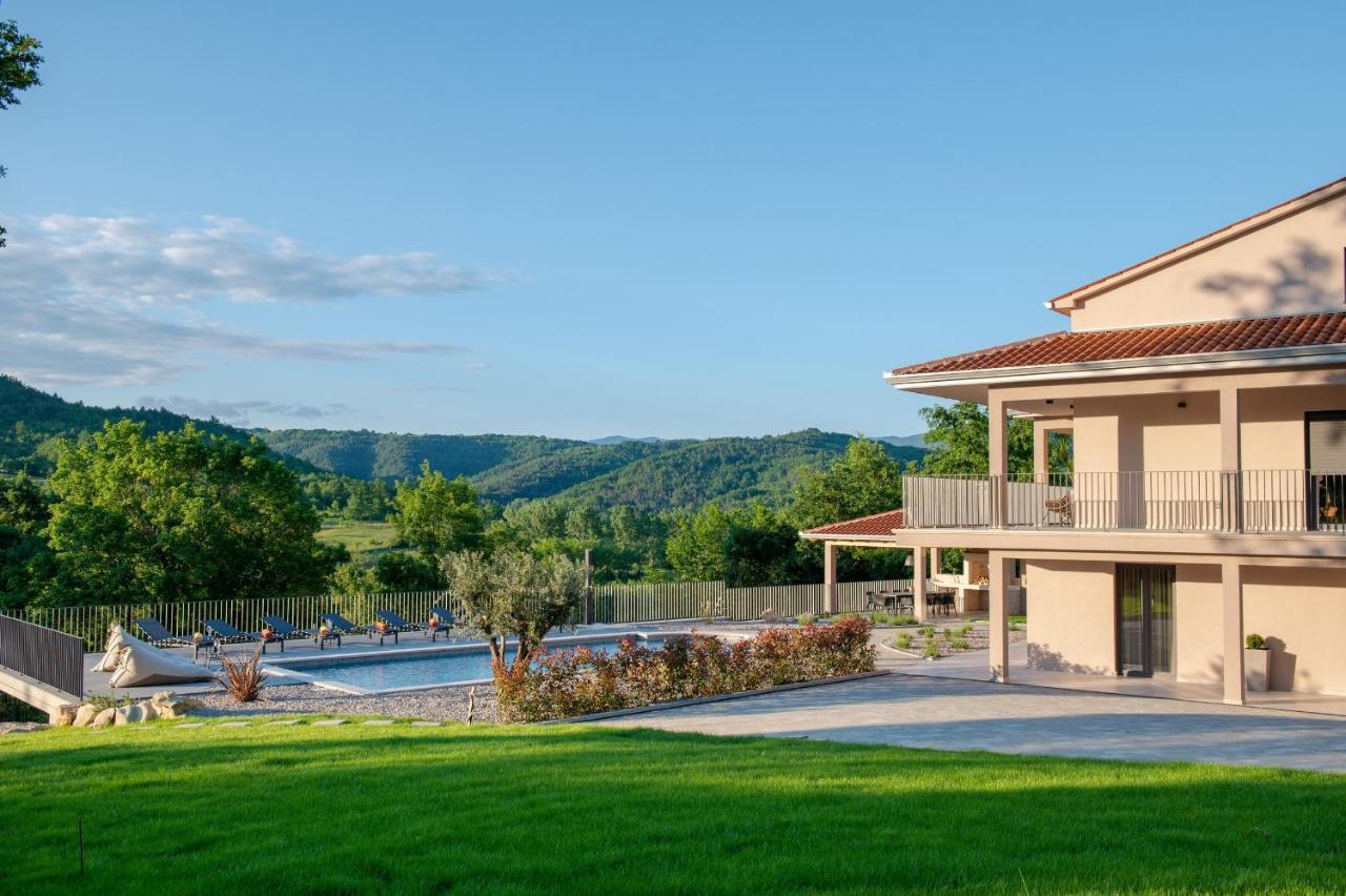 Luxury Villa Santa Cruz With Xl Pool And Jacuzzi Potpićan Dış mekan fotoğraf